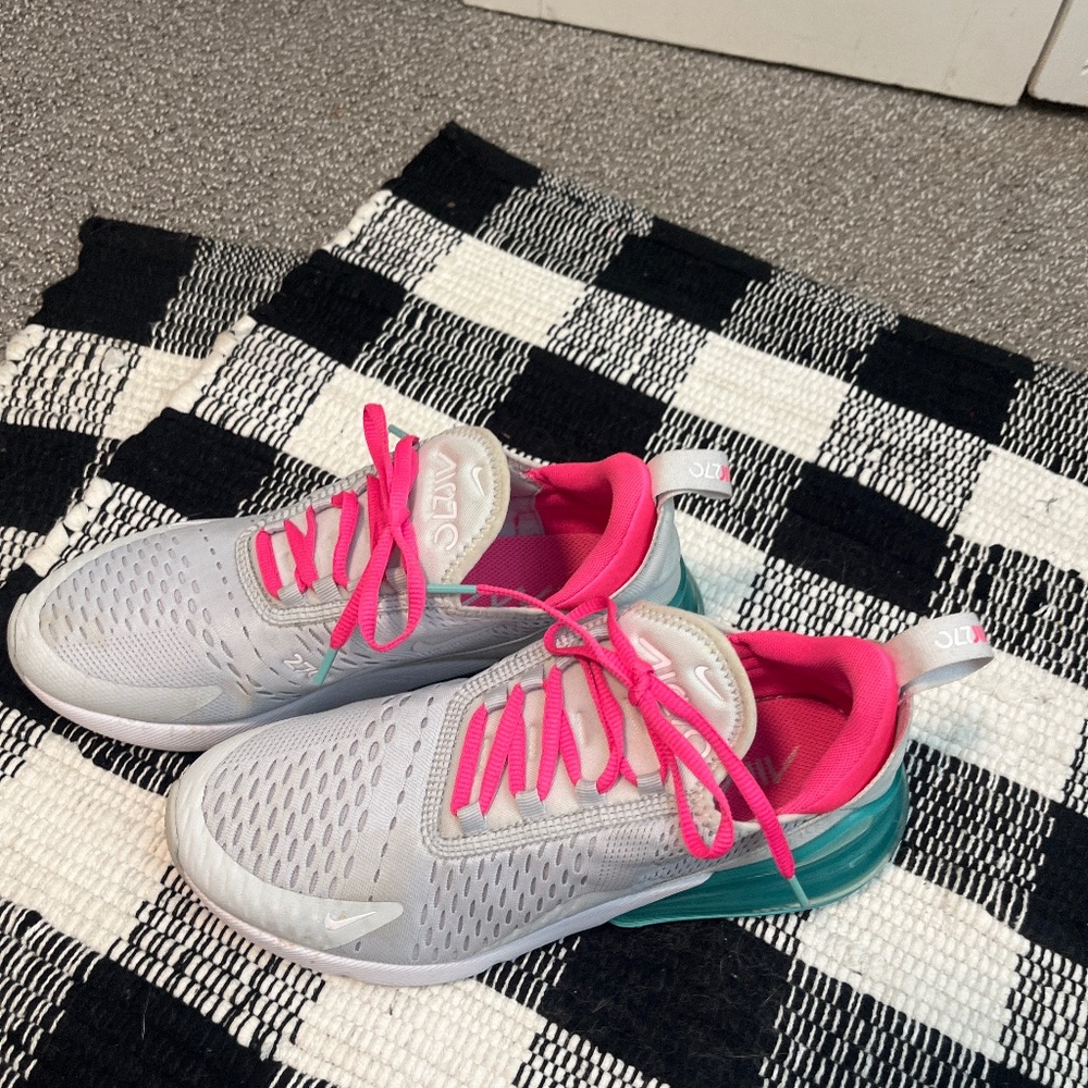 Women Nike Air Max 270’s